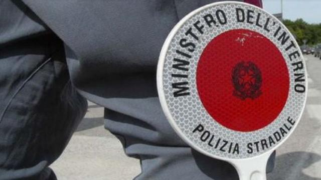 Ascoli Piceno, ciclista fermato e multato dalla Polizia Stradale in superstrada