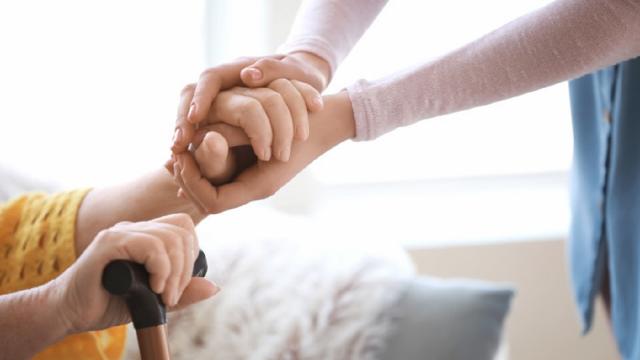 Regione, nelle Marche centri di eccellenza per la presa in carico e finanziamenti per i caregiver