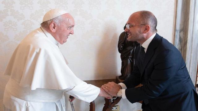 Castelli ai funerali di Papa Francesco: “Non dimenticheremo mai la sua vicinanza alle popolazioni colpite dal sisma”