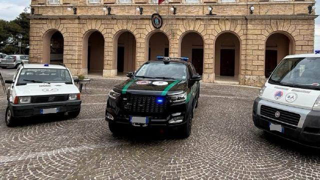 Nuovo pickup per la Protezione Civile di Monteprandone. Loggi: ''Altro importante passo per garantire la sicurezza''