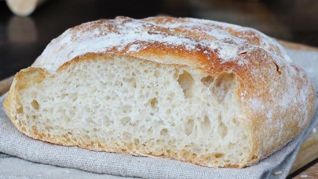 Consumi, analisi Coldiretti: addio ad una pagnotta su tre, è il minimo storico