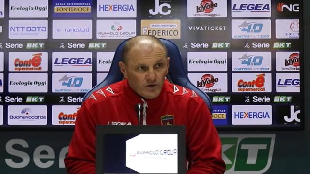 Cosenza-Alessandria 2-1, voci Bisoli (“Vittoria importantissima ma c'è da lavorare”) e Longo (“Rigore assurdo”)