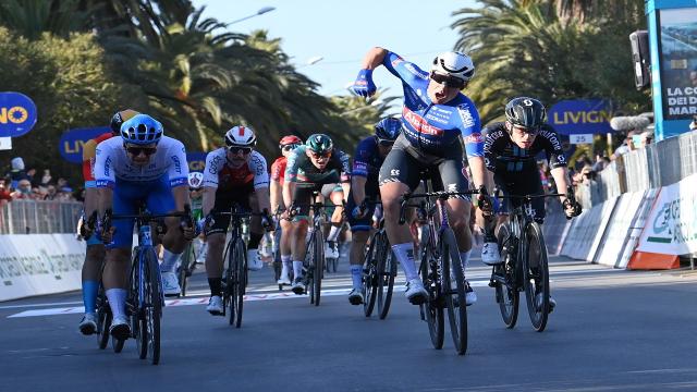 Tirreno Adriatico 2023, a San Benedetto volata vincente di Philipsen. Roglic primo nella classifica generale