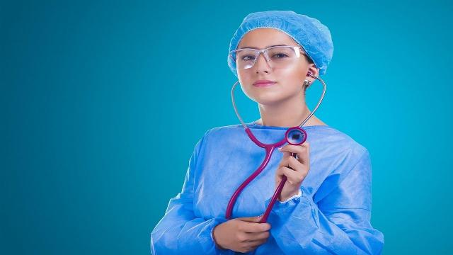 Formazione dei professionisti sanitari: EbookECM, provider di corsi FAD, spiega come sta cambiando