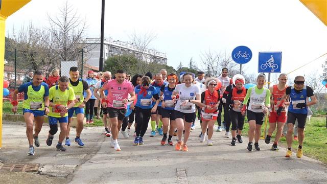 Grande successo per le iniziative non competitive 'Ascoli Corre in Rosso' e 'Cammina Menni'