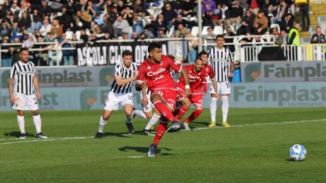 Precedenti Ascoli-Bari: un anno fa tanta tensione, rosso a Falasco e rigore decisivo di Cheddira