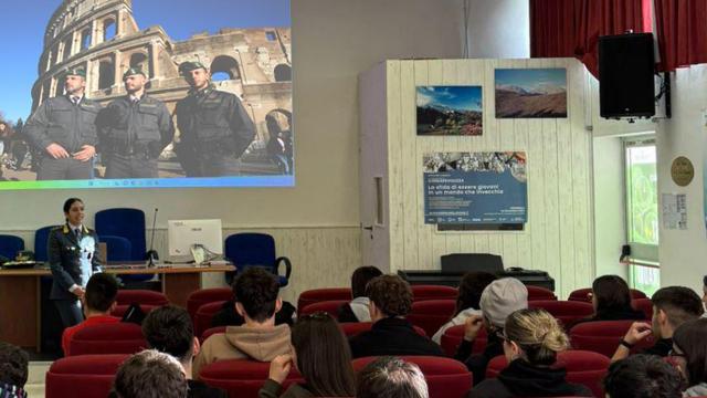 Guardia Finanza Fermo: all' Istituto 'E.Mattei' di Amandola via al progetto 'Educazione alla legalità economica'