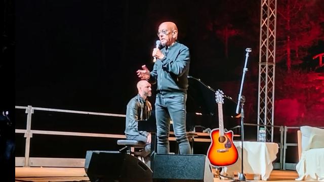 Ascoli Piceno, 'Controvento Festival dell'Aria': grande successo per il concerto di Enrico Ruggeri alla Cava Giuliani 