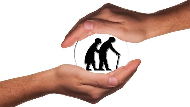 Prevenzione delle cadute per anziani: consigli e strategie essenziali