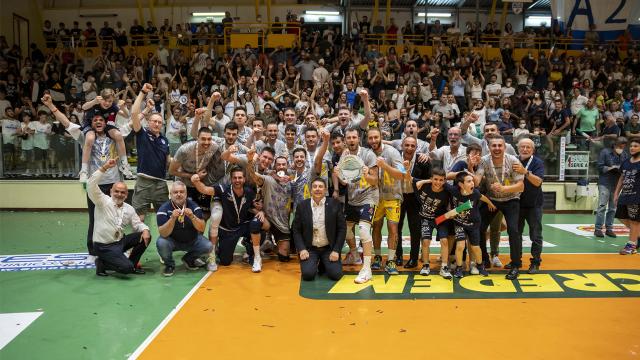 Pallavolo: tripudio a Grottazzolina, la Videx batte il Sistemia Aci Castello e torna in Serie A2 