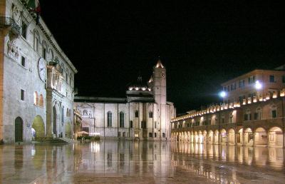 Ascoli, Piazza del Popolo sul podio delle mete turistiche marchigiane