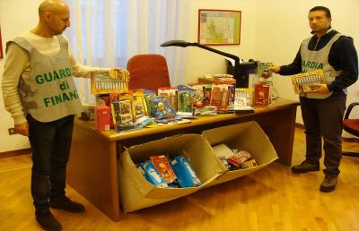 San Benedetto, la Finanza sequestra altri 1700 articoli contraffatti