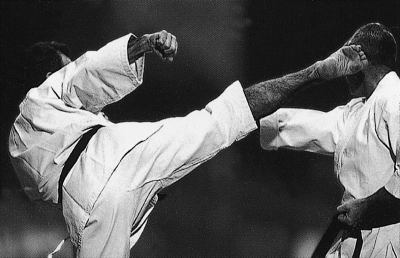 Esibizione del Master Karate Offida per salutare l’arrivo della Befana