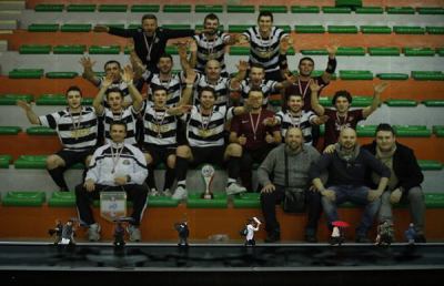 Calcio a 5, l'Adverso Ascoli Piceno alza al cielo la Coppa Marche