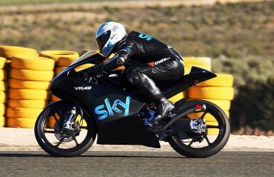 Moto3, Romano Fenati abbatte il muro dell'1 e 40 a Valencia