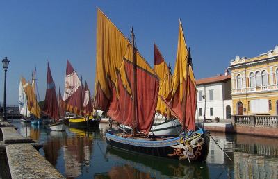 Le barche colorate di Cesenatico ospiti della Festa della Marina