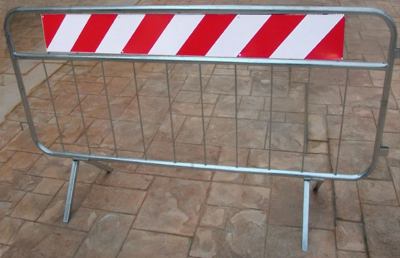 A San Benedetto danni ad un pilastro, chiusa piazzetta Pazienza