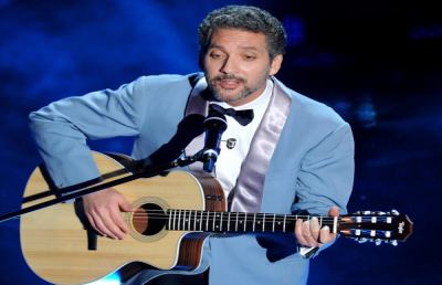 Beppe Fiorello è Domenico Modugno, emozioni al Ventidio Basso