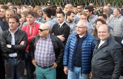 Ascoli Calcio, bagno di folla per Bellini nel piazzale del Del Duca