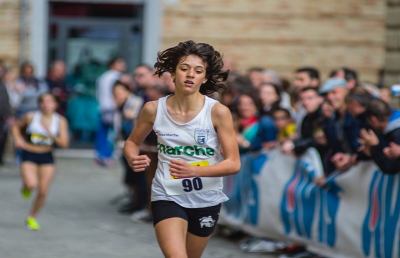 Atletica, Emma Silvestri brilla al Trofeo Croce Santa di Offida