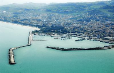 San Benedetto, vasca di raccolta delle acque piovane al porto