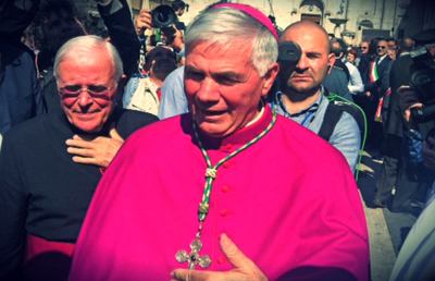 Giovanni D'Ercole ad Ascoli, bagno di folla per il nuovo vescovo