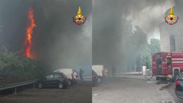 Ascoli Piceno, Vigili del Fuoco in azione per incendio a Campo Parignano nei pressi del Sestiere di Porta Tufilla