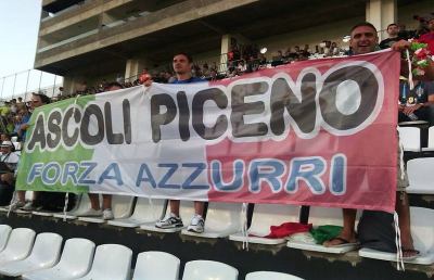 Tifosi ascolani all'allenamento della Nazionale azzurra a Natal