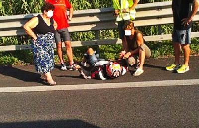 Ascoli-Mare, ragazza scivola con moto senza gravi conseguenze