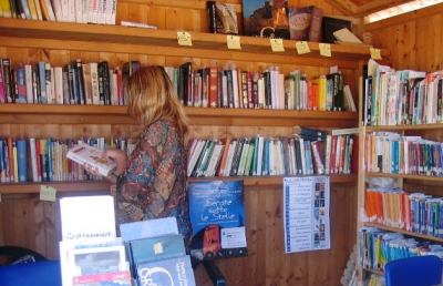 Grottammare: biblioteca di spiaggia, si legge in riva al mare
