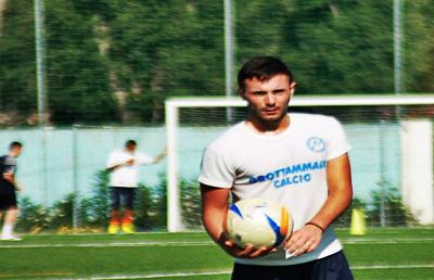 Calcio, il centrocampista Paride Ruggieri al Grottammare