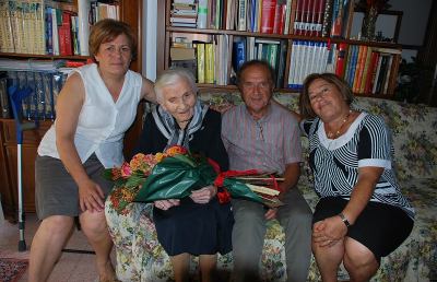 Nonna Carina Alfonsi soffia le 100 candeline  