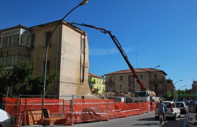 San Benedetto, demolizione delle palazzine popolari di via Abruzzi