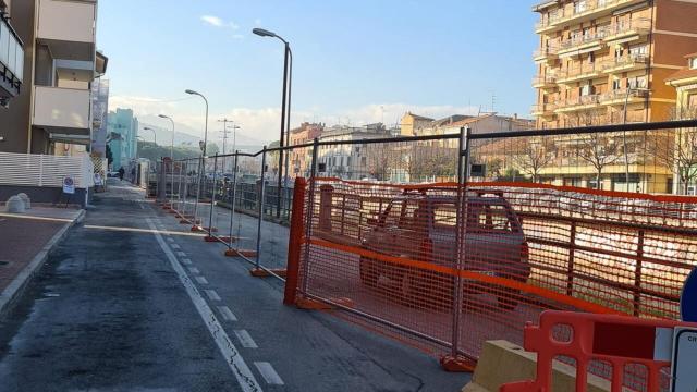 San Benedetto del Tronto, via Montello: partono i lavori per realizzare il marciapiede sull’Albula