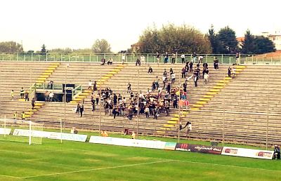 Tifosi Ascoli, via gli striscioni a Lucca ma già si pensa a Teramo