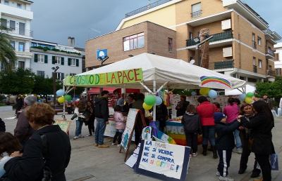 Una “barchetta per la pace” alla Fiera di S. Martino