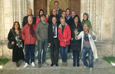 Ascoli, piazza Ventidio Basso invasa dalle ceramiche