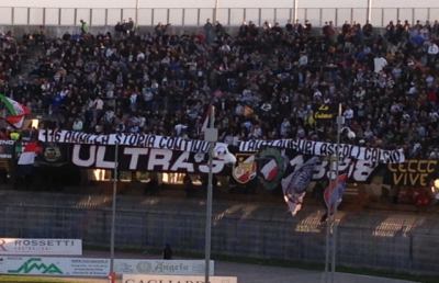 Ascoli Picchio, i tifosi bianconeri pronti ad invadere Reggio Emilia