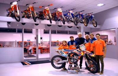 Paolo Sesti e Tony Cairoli visitano il Team KTM De Carli
