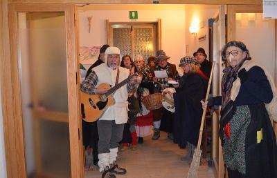 La Pasquella in visita alla sede della Provincia di Ascoli