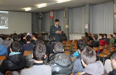 Guardia di Finanza, a scuola per educare alla legalità economica