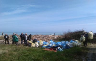 San Benedetto, volontari puliscono litorale Riserva Naturale Sentina