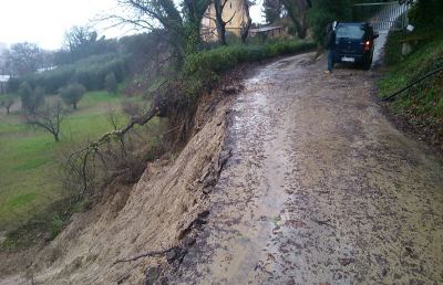 Piogge battenti a Grottammare, frana in contrada San Leonardo