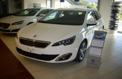 Peugeot 308 Station Wagon, una leonessa si fa spazio in Francia 