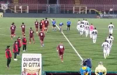 Pontedera-Ascoli 0-0, Picchio opaco e spuntato. Aggancio Teramo 