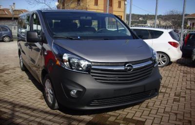 Opel Vivaro Combi, il tempo libero ha un nuovo stile 