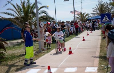 San Benedetto, grande successo per Bimbimbici 2015