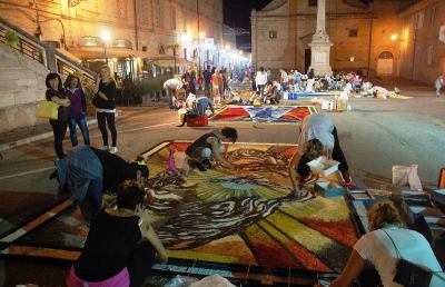 Straordinario successo per l'Infiorata di Montefiore dell'Aso