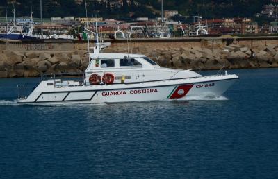 Guardia Costiera, soccorso a natante a vela e canoista in difficoltà