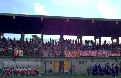 Teramo, striscione “Aspettando la verità... Chi ha sbagliato pagherà”